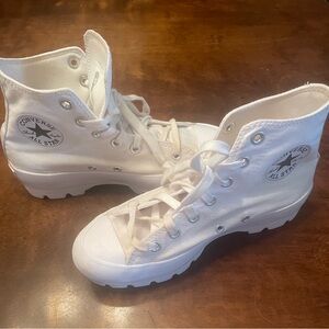 Converse Chuck Taylor Youth 6.5/ women 7.5 All Star High Top Sneakers.